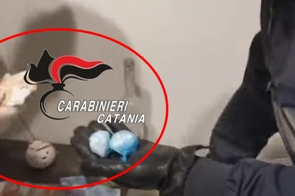 Catania, pusher nascondeva la droga nella biancheria intima: arrestato 22enne