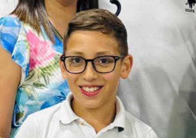 Gela, l’ultimo saluto al piccolo Loris e le indagini che proseguono. In 17 nel mirino della Procura