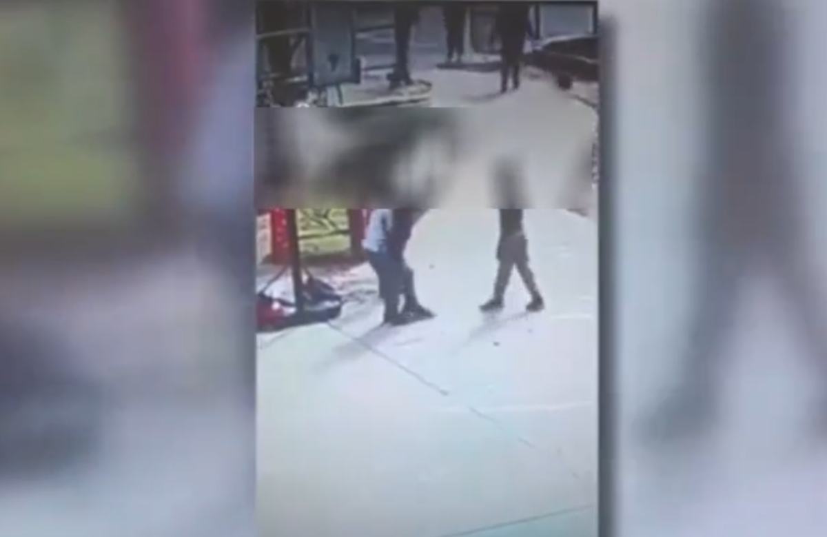 VIDEO | Bimbo di 9 anni eroe: salva un suo compagno dal soffocamento con una manovra