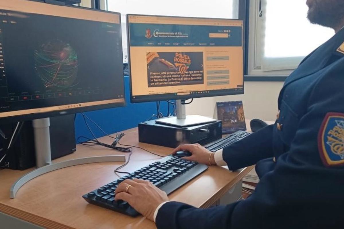 Catania, la polizia postale arresta tre persone per pedopornografia