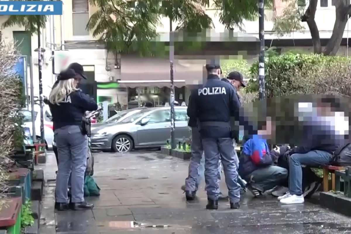 Operazione antidroga a Catania: arrestati 4 pusher, tra cui un minore
