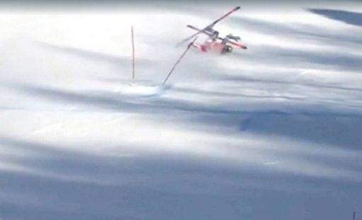 Brutta caduta sugli sci per Federica Brignone: frattura scomposta tibia e perone