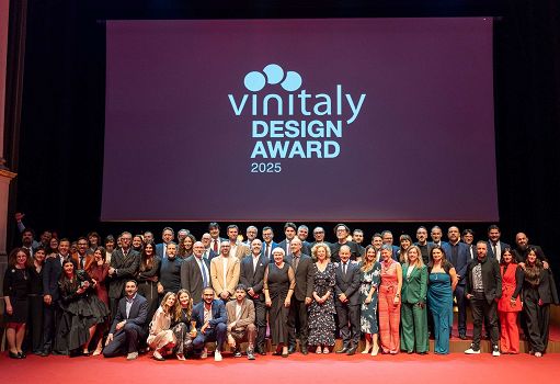 Vino, “Vinitaly Design Award 2025”: i vincitori delle 20 categorie