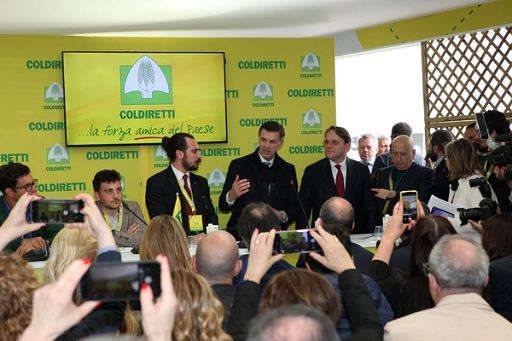 Comm. Ue Salute: un bicchiere di vino rosso fa bene