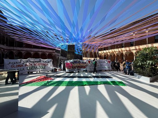 Protesta pro-Pal in Statale, interrotta apertura installazione Amazon