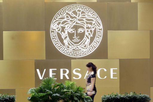 Versace: i primi 47 anni di moda glamour della Medusa