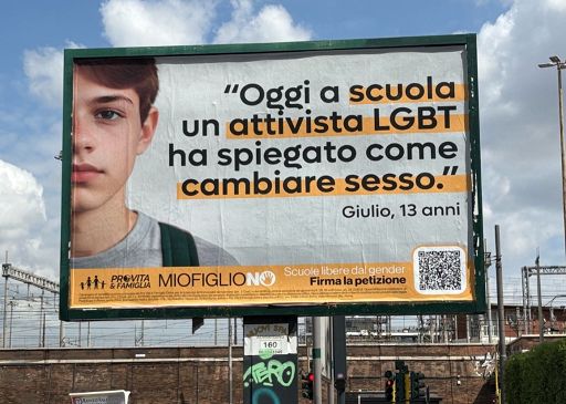 Arcigay Roma: manifesti ProVita alimentano intolleranza contro LGBTQ+