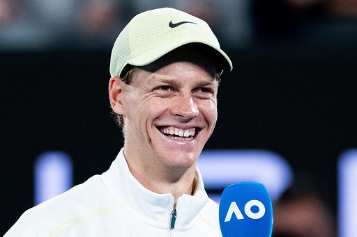 Tennis, Sinner torna ad allenarsi ma lo fa in palestra