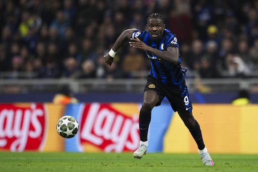 Calcio, si ferma Thuram: Bologna e derby a rischio