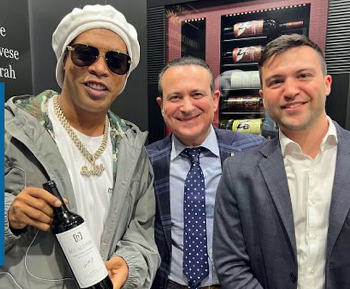 Vino, dopo “Amauri”, Podere La Regola lancia Supertuscan “Ronaldinho”