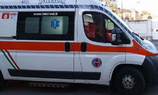 Auto investe manifestanti del 25 aprile a Lanciano, un morto e feriti