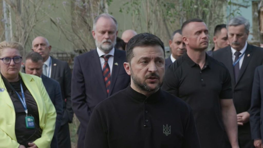 Papa, Zelensky e la moglie Olena arrivati a Roma per i funerali