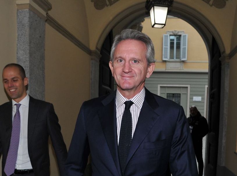 Mediobanca al contrattacco: Ops su Banca Generali e uscita dal Leone