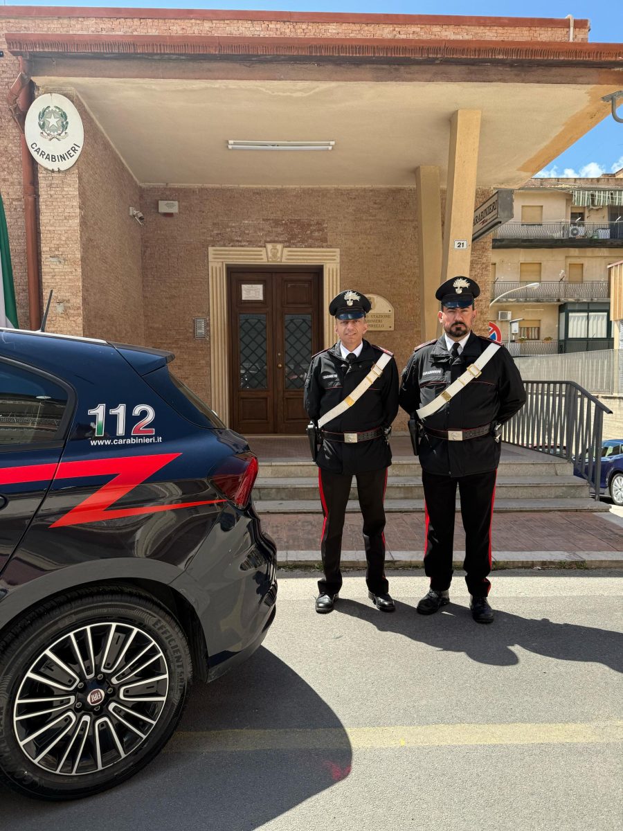 Si perdono in un bosco cercando un posto per fare “l’arrustuta”: il salvataggio dei carabinieri