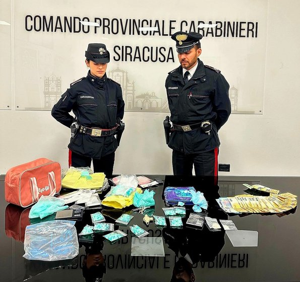 Siracusa, smantellata piazza di spaccio: tre arresti Siracusa, smantellata piazza di spaccio: tre arresti