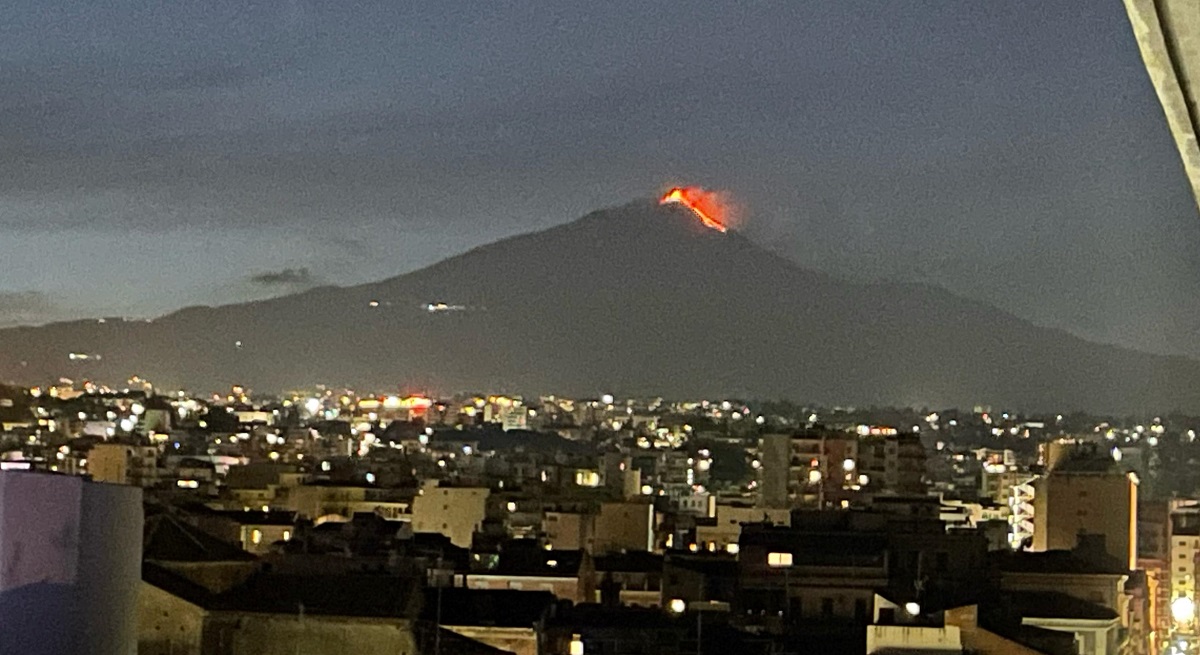 Etna di nuovo in attività: ecco quanto influiscono gli eventi dei mesi scorsi secondo l’INGV