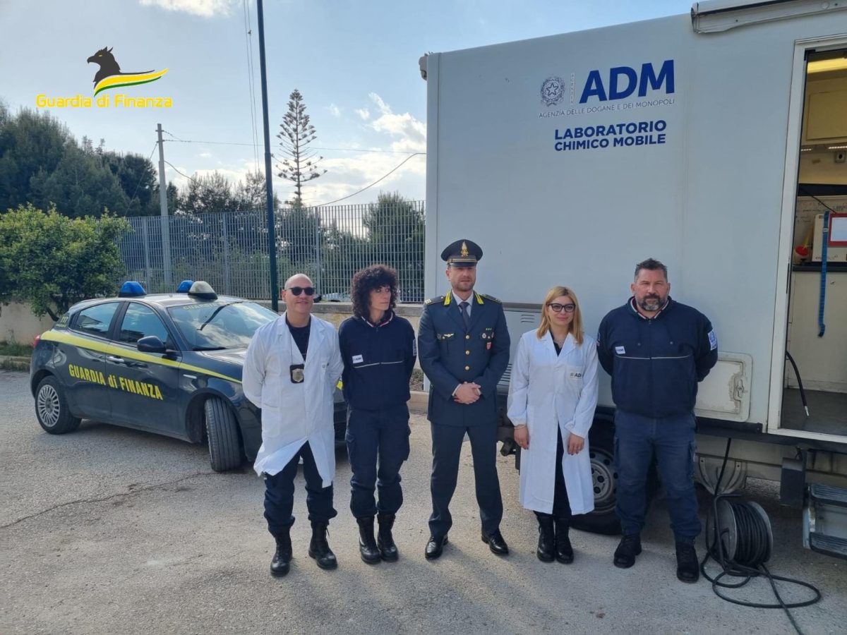 Carburante adulterato, maxi sequestro nel Siracusano: bloccati 21 mila litri di gasolio