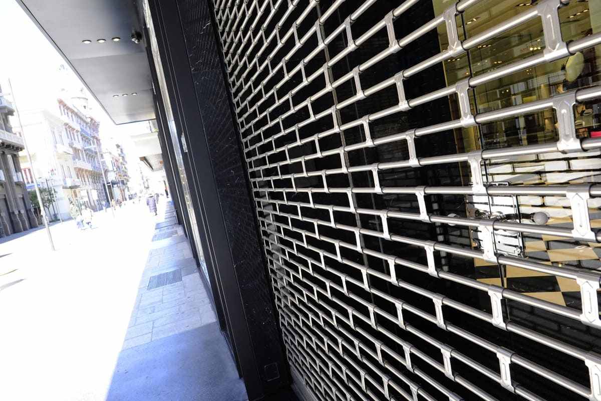 L’emorragia di negozi dalla città dello Stretto, i numeri della crisi del commercio