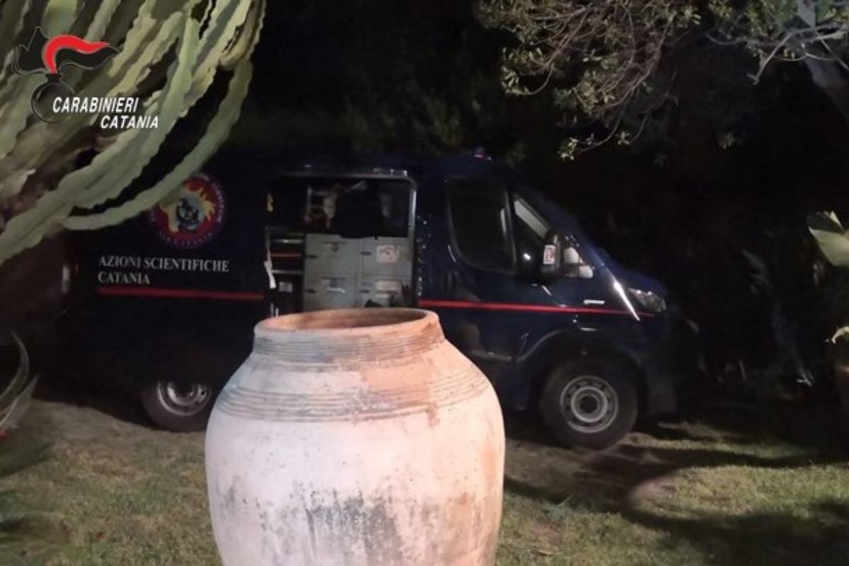 FOTO | Orrore nel Catanese, 23enne ucciso a una festa in villa dal padre dopo una lite