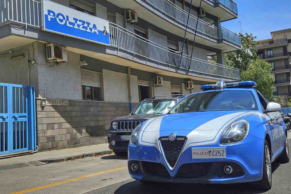 Pubblica sui social foto e conversazioni con la sua ex: denunciato 43enne a Catania