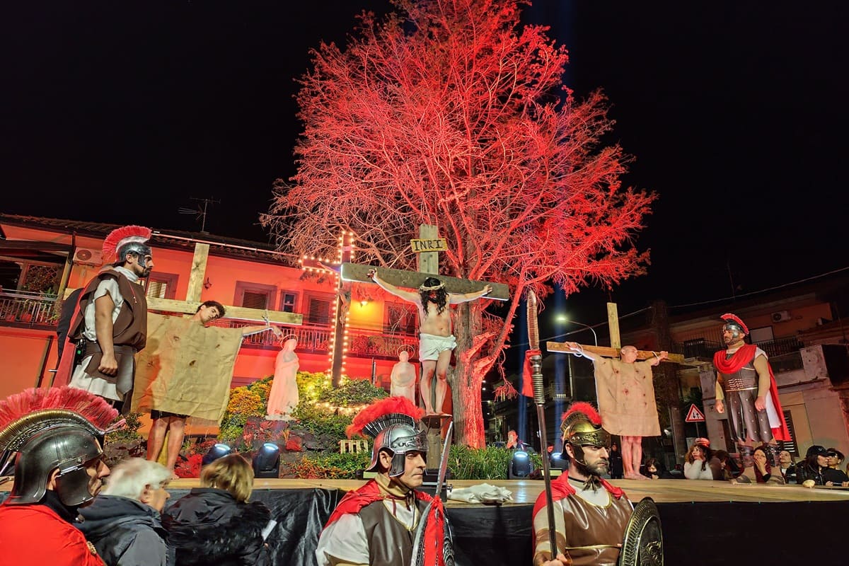 Via Crucis vivente di San Pietro Clarenza 2025 - foto qds