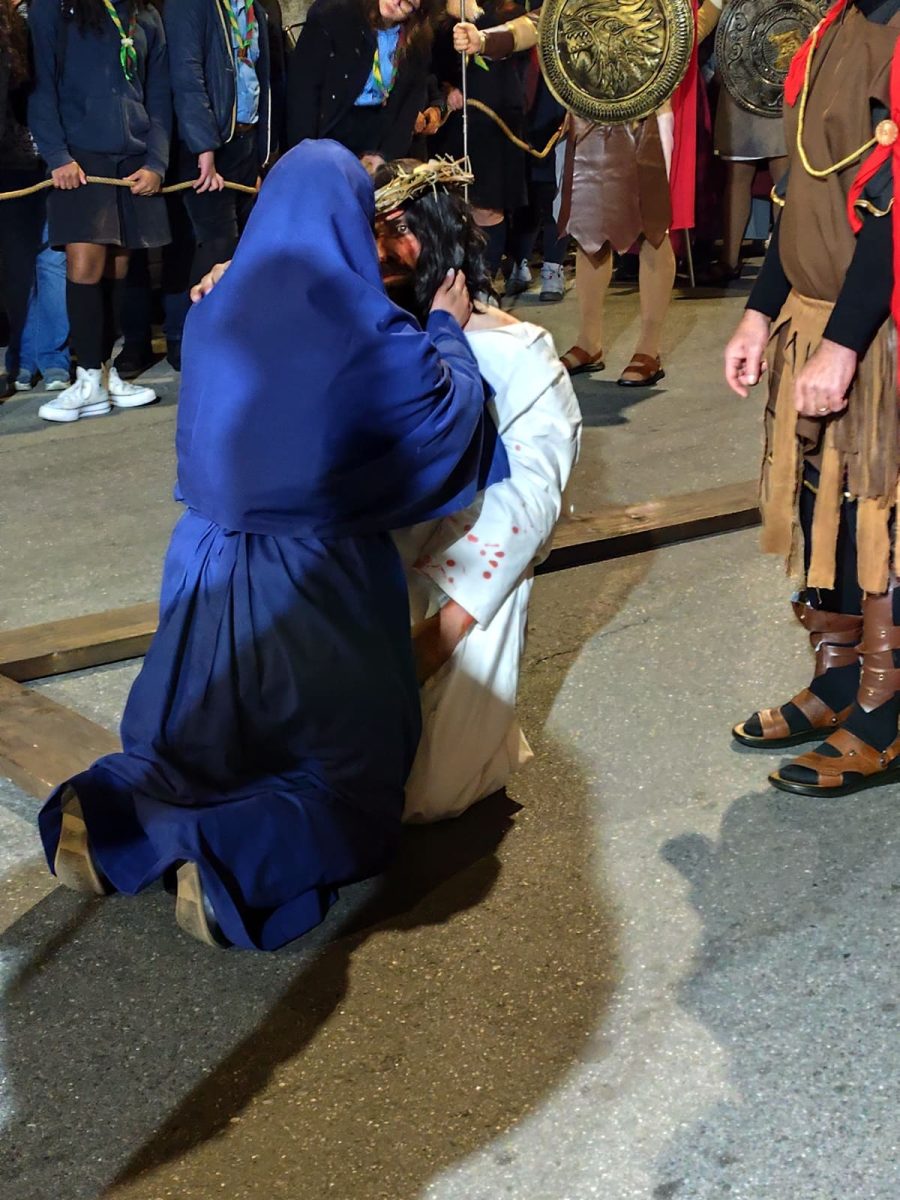 Via Crucis vivente di San Pietro Clarenza 2025 - foto qds