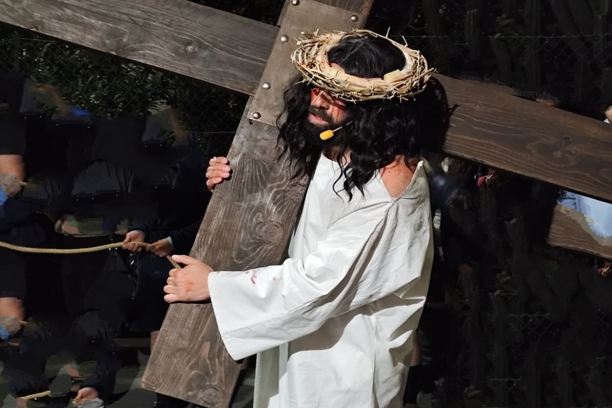 Via Crucis vivente di San Pietro Clarenza 2025 - foto qds
