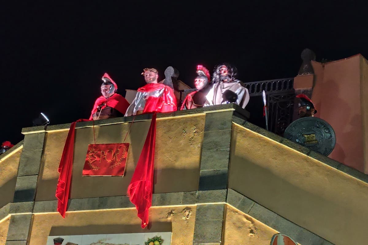 Via Crucis vivente di San Pietro Clarenza 2025 - foto qds