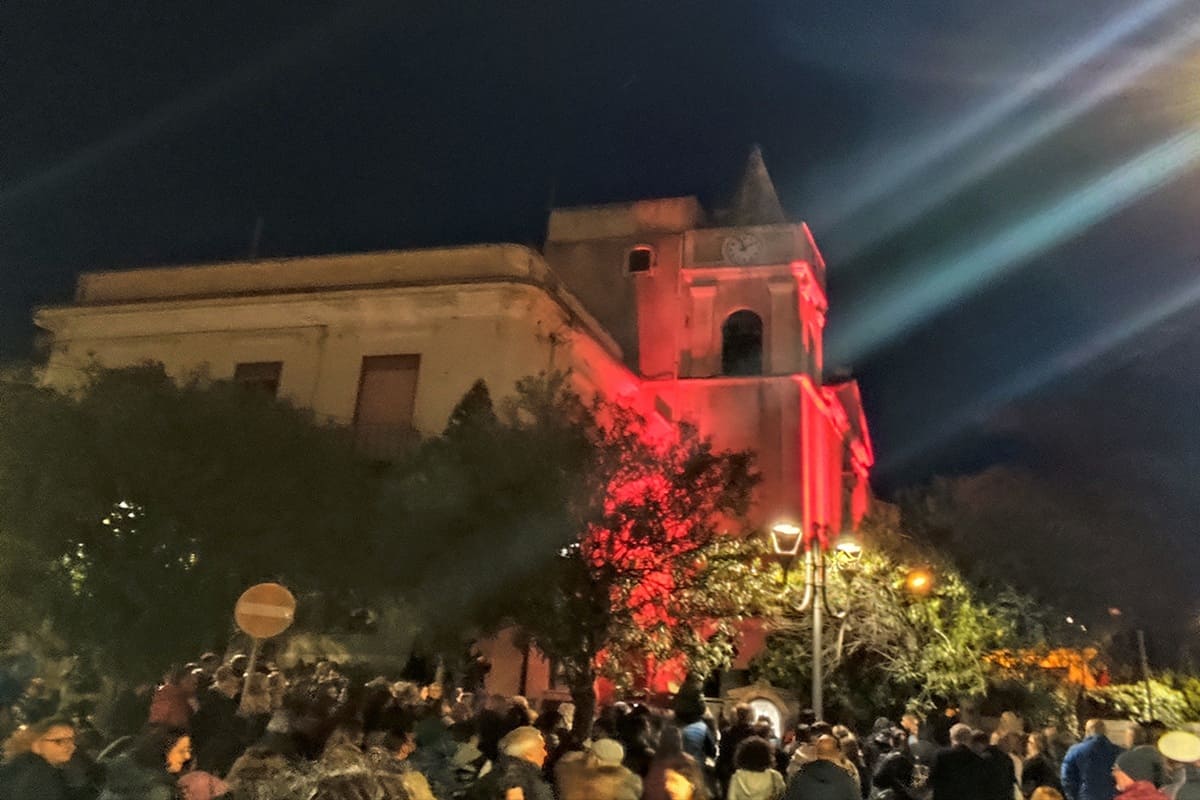 Via Crucis vivente di San Pietro Clarenza 2025 - foto qds