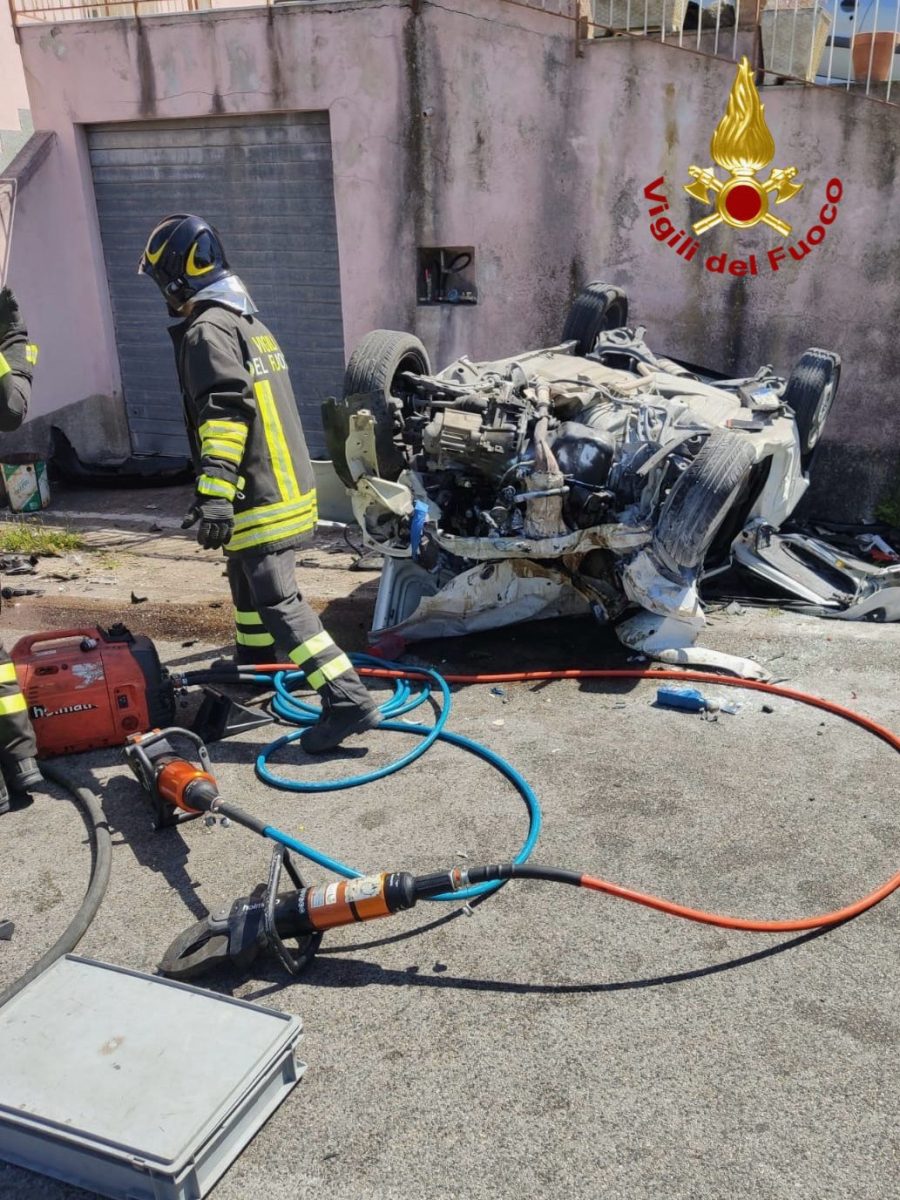 FOTO Incidente sulla statale 113, morta una donna: chi era la vittima, le drammatiche immagini FOTO Incidente sulla statale 113, morta una donna: chi era la vittima, le drammatiche immagini