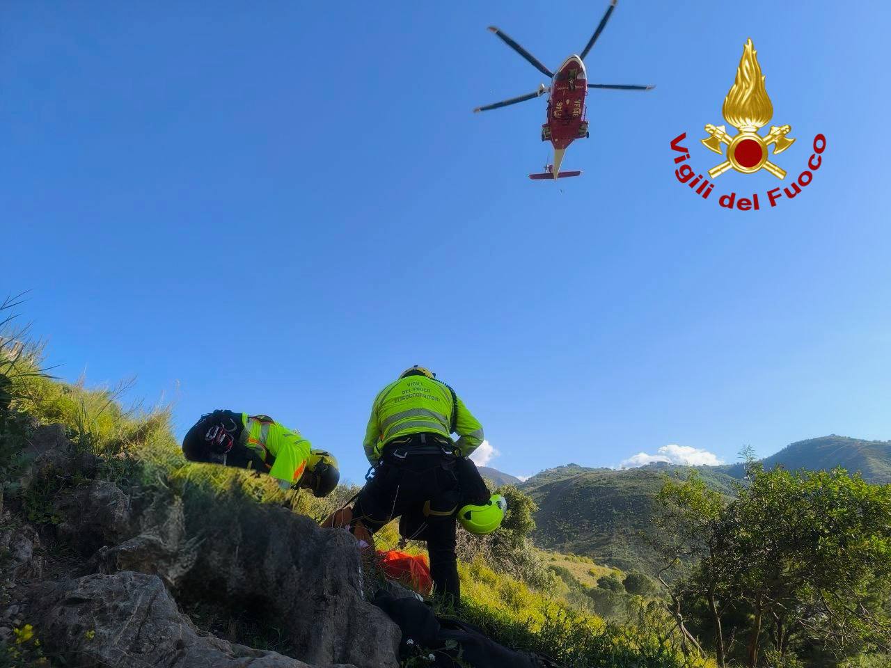 Precipita dalla Rocca di Cefalù, uomo salvato