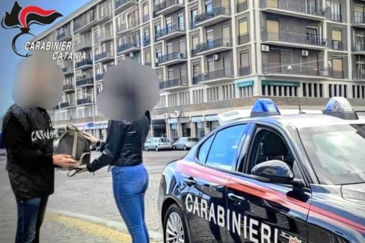 Scippano lo zaino a una studentessa in centro a Catania: un arrestato e un denunciato