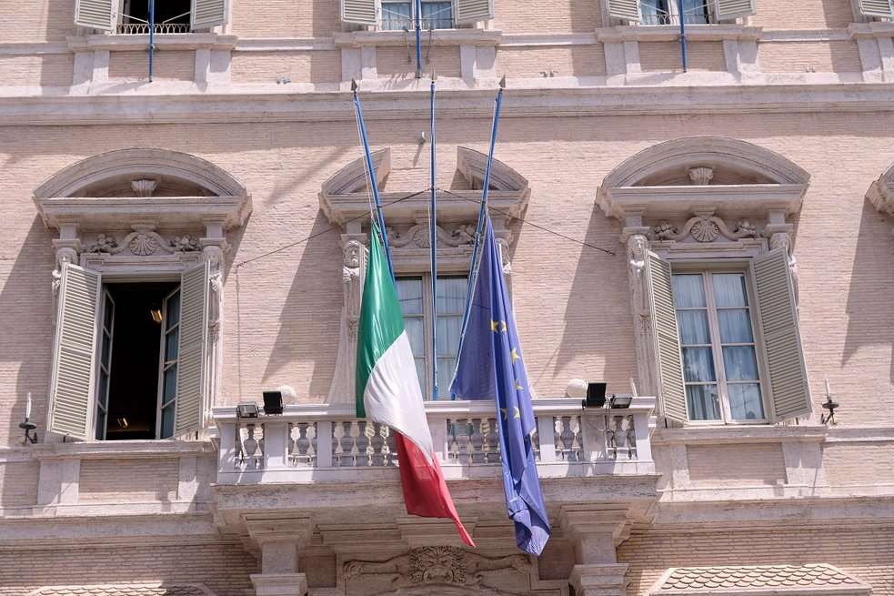 25 aprile: musiche e bandiere, come funziona lutto nazionale per le cerimonie militari