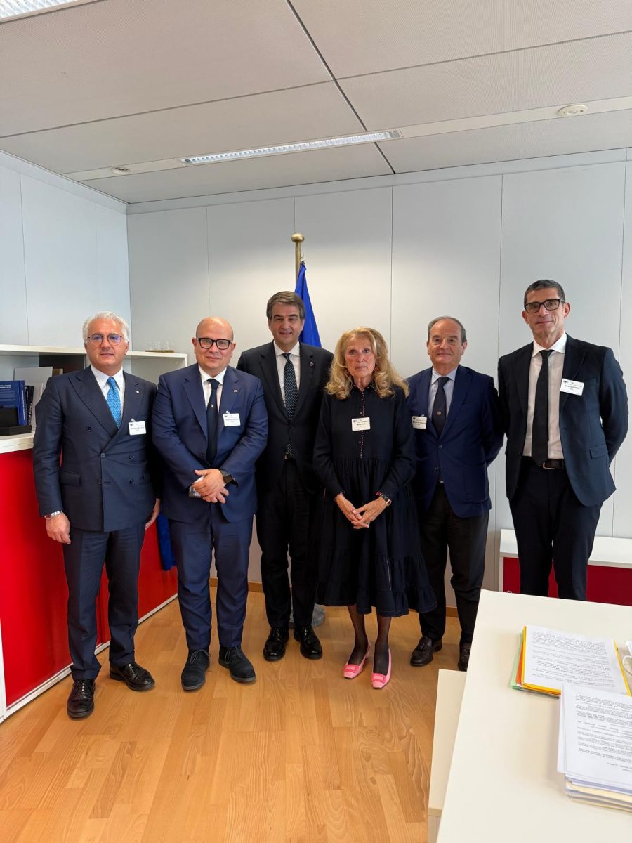 Trasporto marittimo, Confindustria Sicilia incontra Raffaele Fitto a Bruxelles Trasporto marittimo, Confindustria Sicilia incontra Raffaele Fitto a Bruxelles