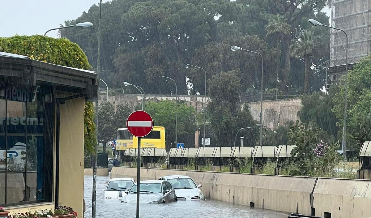 Maltempo in Sicilia, a Palermo strade allagate e disagi