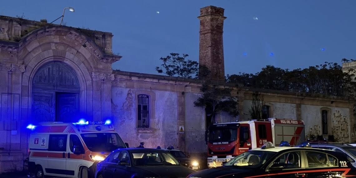 Quindicenne morto dopo essere precipitato dal tetto, la procura sequestra l’ex stabilimento