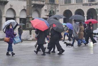 Maltempo, sette regioni in allerta meteo: più a rischio Piemonte, Valle d’Aosta, Lombardia e Sardegna