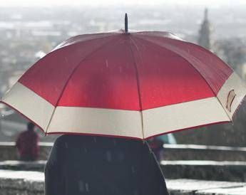 Meteo, settimana di Pasqua sotto la pioggia: previsioni e regioni coinvolte Meteo, settimana di Pasqua sotto la pioggia: previsioni e regioni coinvolte