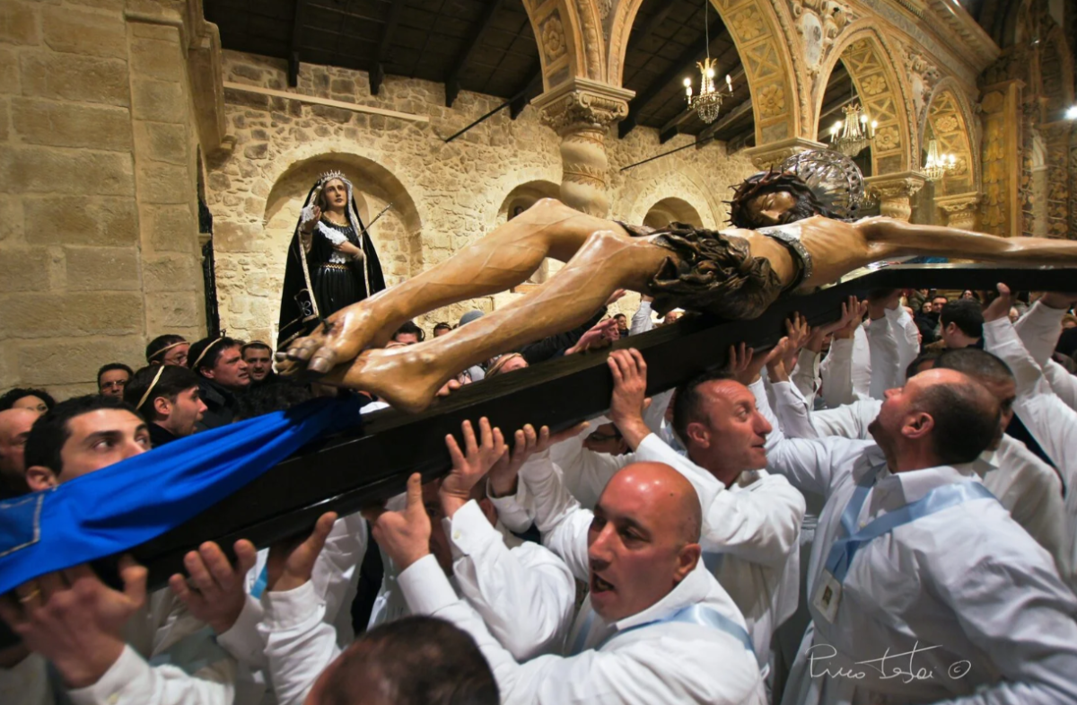 Galleria foto 'Le liturgie pasquali nella tradizione siciliana. Una lunga storia tra devozione, pathos e fede' - foto 1