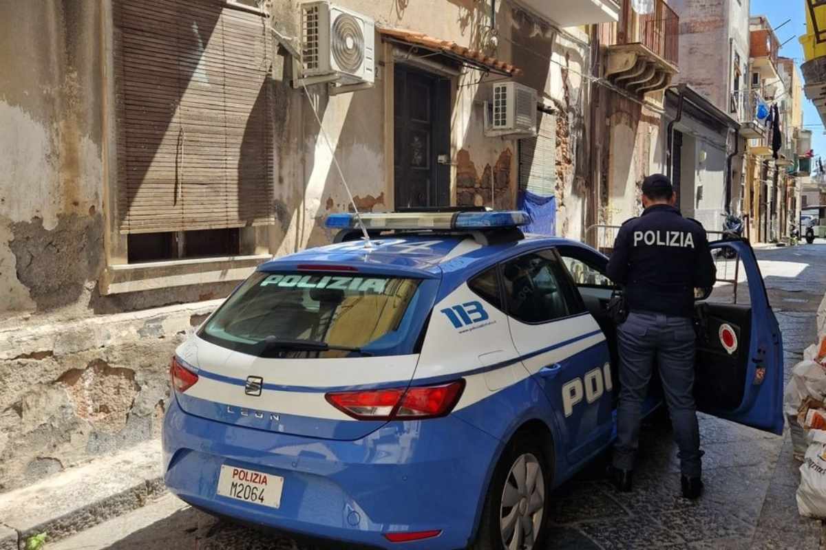 La discussione finisce tra coltellate e mazze da baseball: caos a Sciacca, ci sono feriti