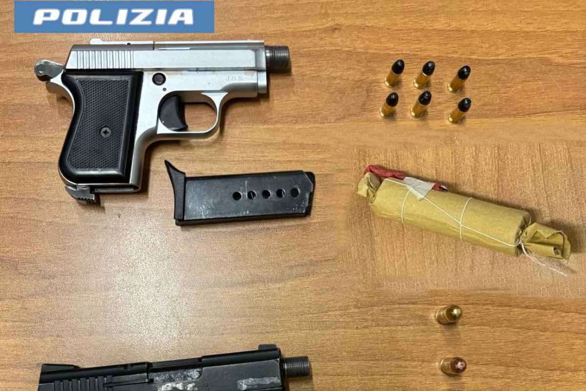 Disarmato con una pistola negli slip e un’altra nella maglietta: 26enne arrestato