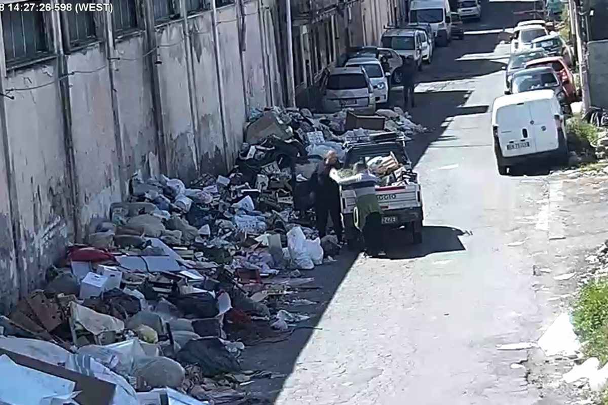 Catania, al via spazzamento notturno dei rifuti: dove saranno posizionati i divieti di sosta