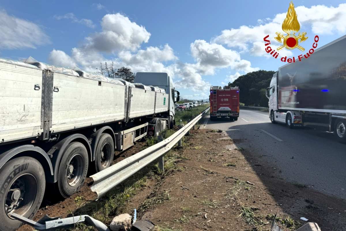 A29, tir contro guardrail: traffico in tilt sulla Palermo-Mazara del Vallo