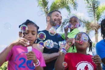 Raoul Bova: “Il mio viaggio del cuore dove si costruisce il futuro dei bimbi”