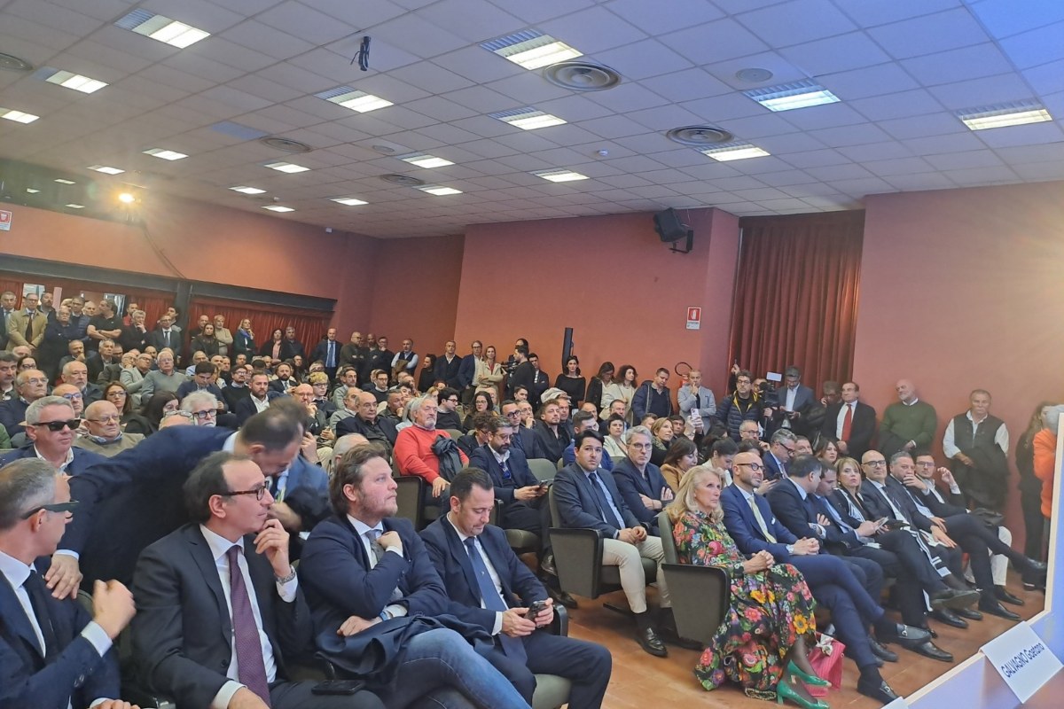 FOTO | “ZES. Opportunità e sviluppo per il sud Italia”: a Catania il convegno di FdI con il ministro Tommaso Foti