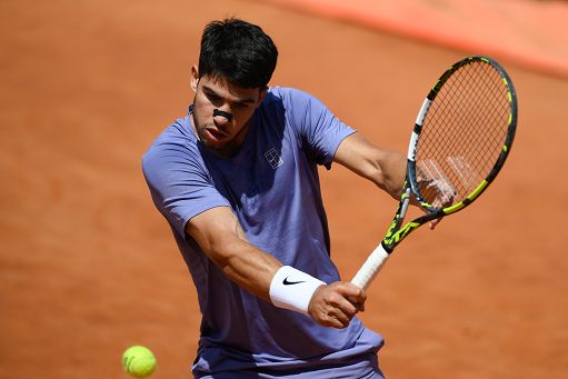 Internazionali di tennis, Alcaraz soffre ma accede ai quarti a Roma