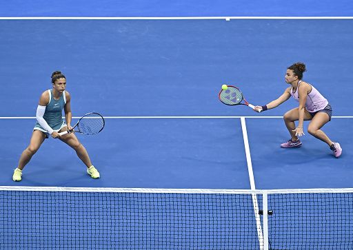Tennis, Errani-Paolini in finale di doppio a Roma