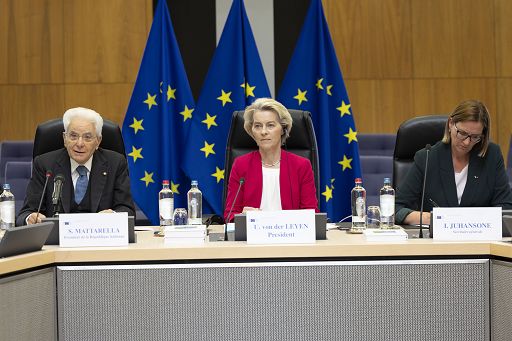 Mattarella incalza ancora la Ue: ora Europa agisca. Von der Leyen: “nessun dorma” raccolto Mattarella incalza ancora la Ue: ora Europa agisca. Von der Leyen: “nessun dorma” raccolto
