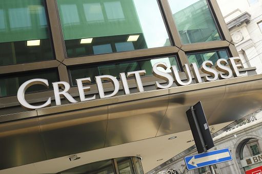 Svizzera, scontro su bonus e salari degli ex manager Credit Suisse