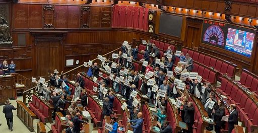 Primo sì al dl sicurezza, dalla Camera 163 sì. Passa al Senato